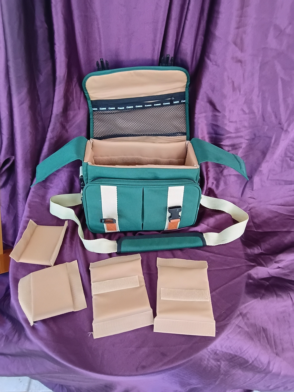 Canon Green Canvas Camera Bag with Cream Straps - Picture 8 of 10